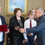 Минниханов передал семье погибшего на СВО военврача медаль «Золотая Звезда»